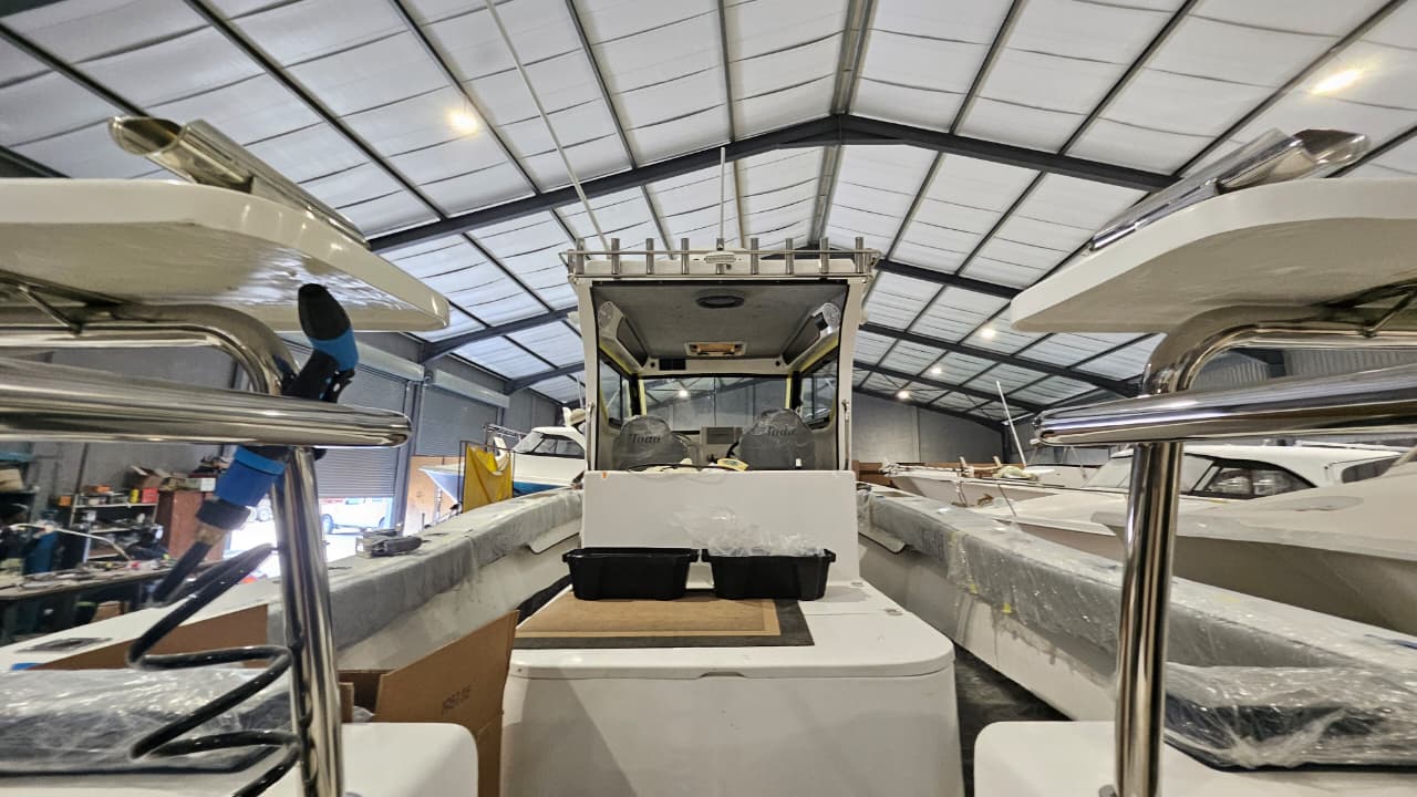 Center Cabin interior