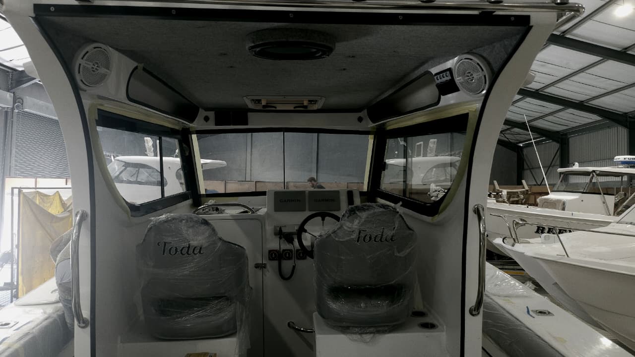 Center Cabin boat deck view